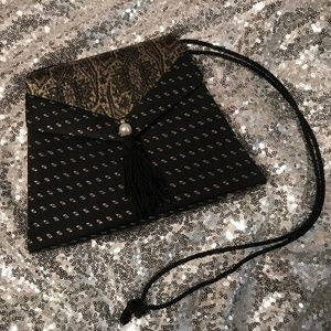 Vintage black and gold purse